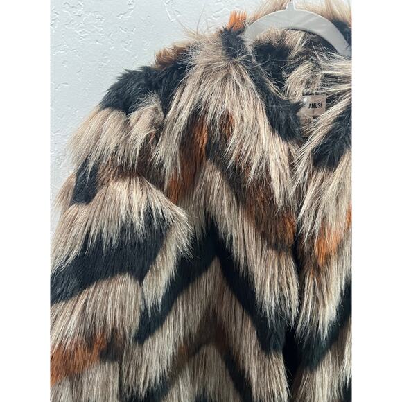 Amuse Society Faux Fur Chevron Jacket – Size XS - Picture 10 of 14